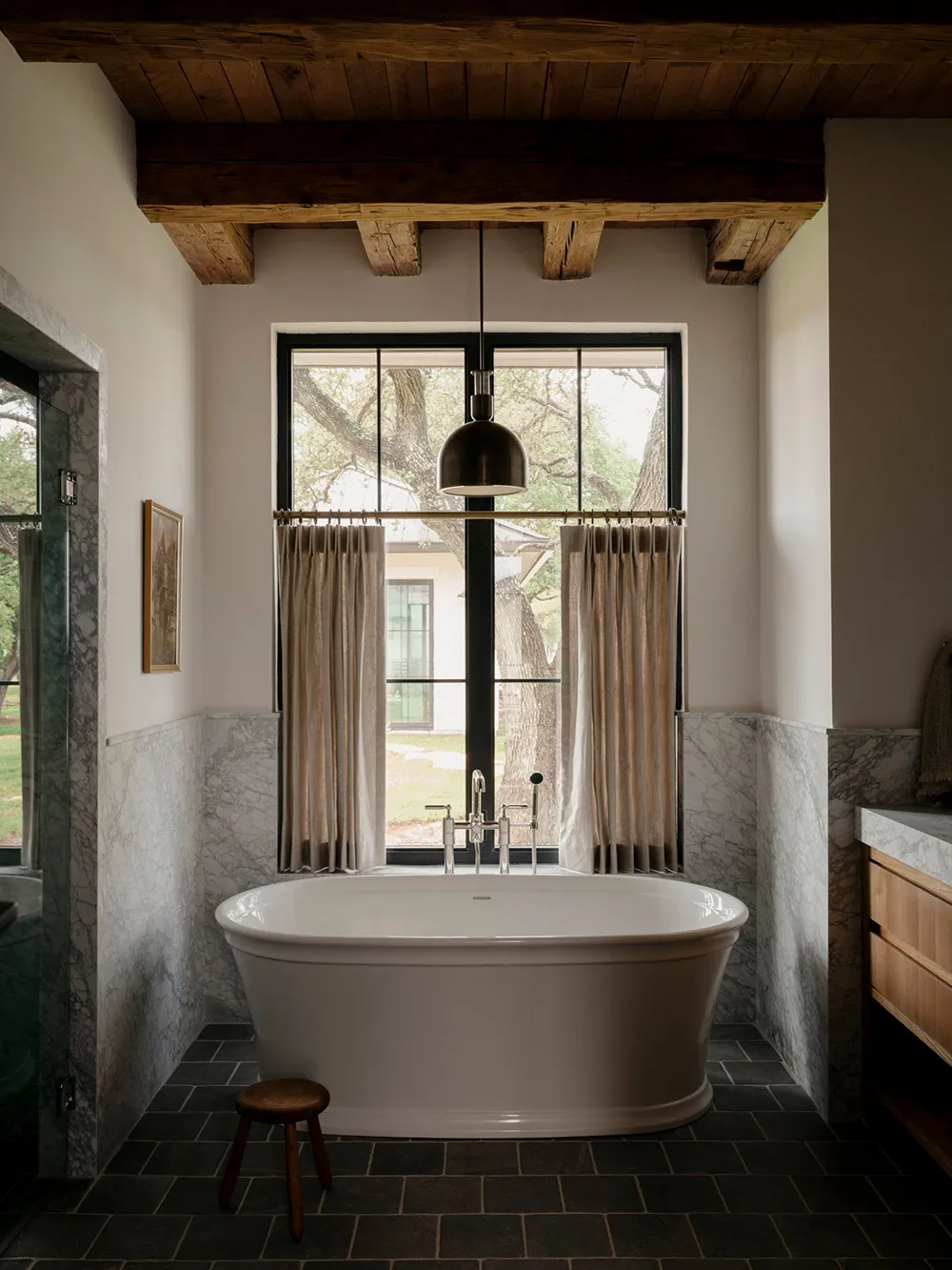 Calm Elegant Country Style in Modern Ranch Design in Texas - Gallery image 27