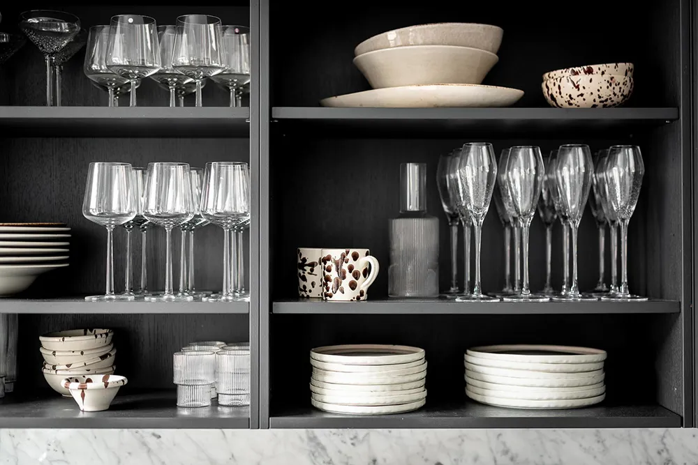 Estilo moderno y fresco en interiores escandinavos con toques cálidos (66 m²) - Gallery image 26