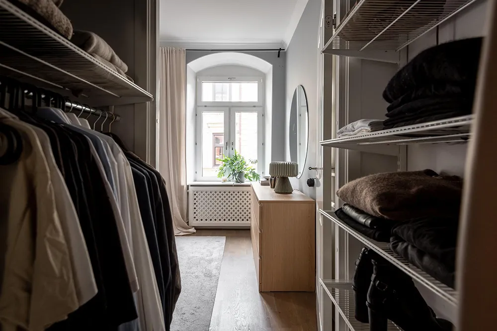 Estilo moderno y fresco en interiores escandinavos con toques cálidos (66 m²) - Gallery image 19