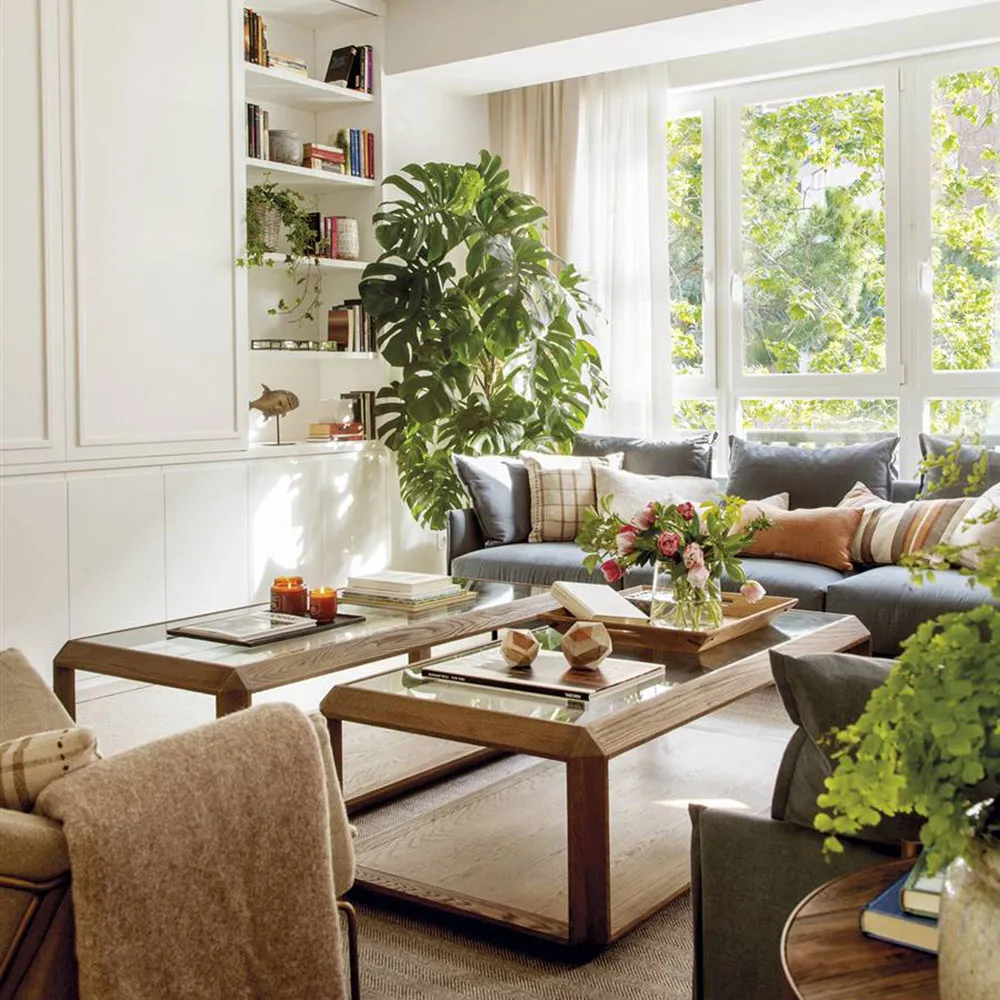 Elegant and cozy interior with concrete columns in Bilbao - Gallery image 1