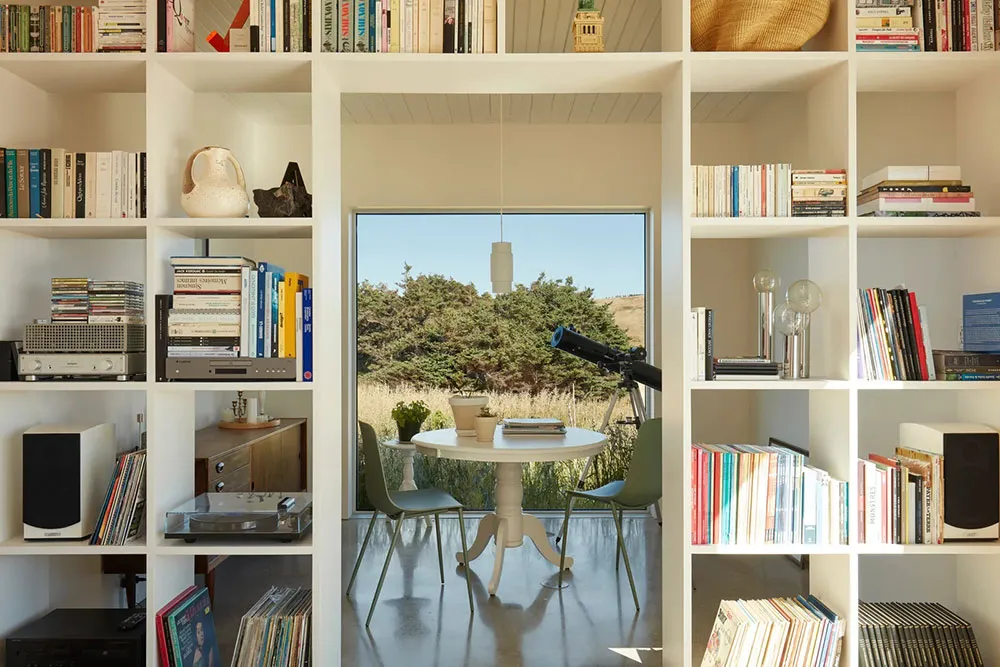 Светлый современный дом отдыха с панорамными видами в Канаде - Gallery image 6