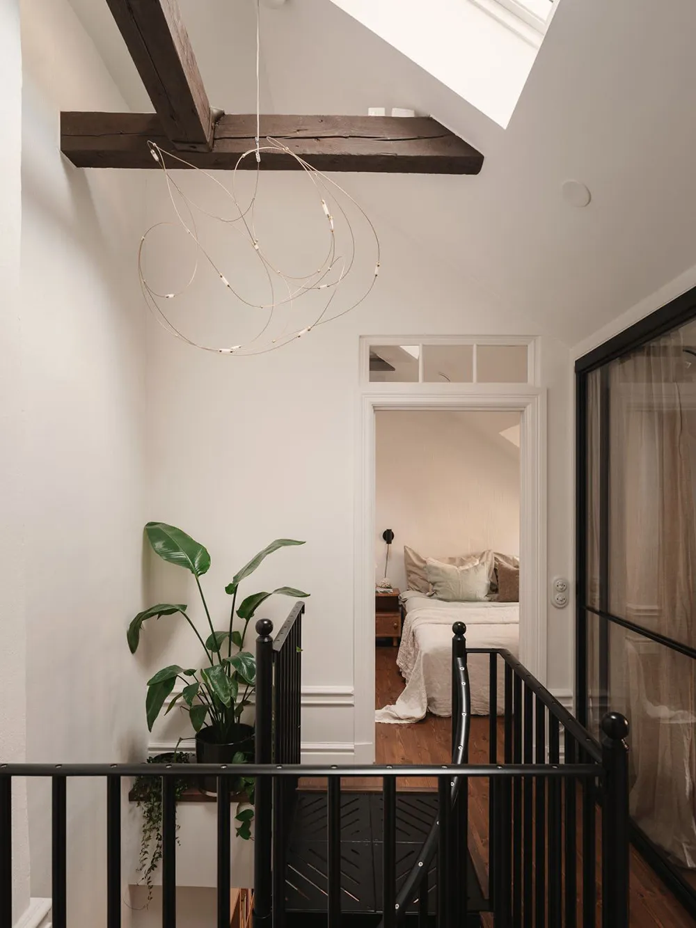 Eklektrischer Interieur einer kleinen skandinavischen Wohnung (63 qm) - Gallery image 25