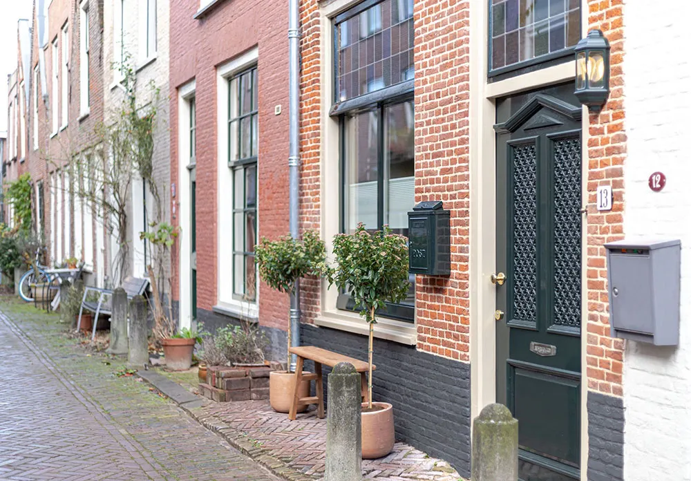 Efektowne odcienie szarości w дизайnie historycznego domu w Holandii - Gallery image 31