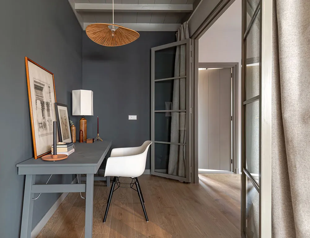 Efektowne odcienie szarości w дизайnie historycznego domu w Holandii - Gallery image 20