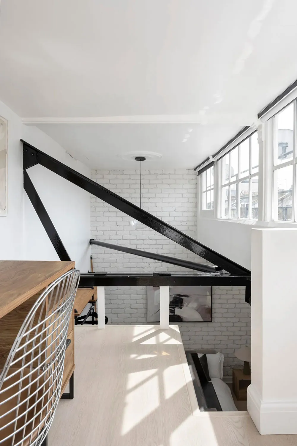 Білий лофт у будівлі колишньої конюшні в Лондоні (82 кв. м) - Gallery image 16