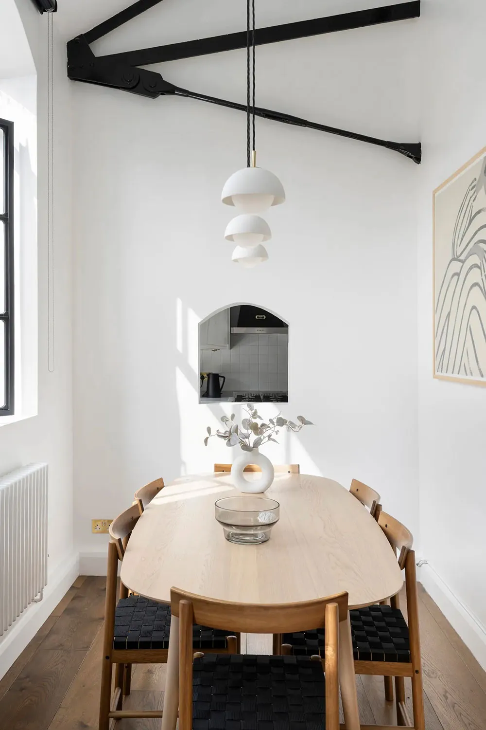 Білий лофт у будівлі колишньої конюшні в Лондоні (82 кв. м) - Gallery image 6