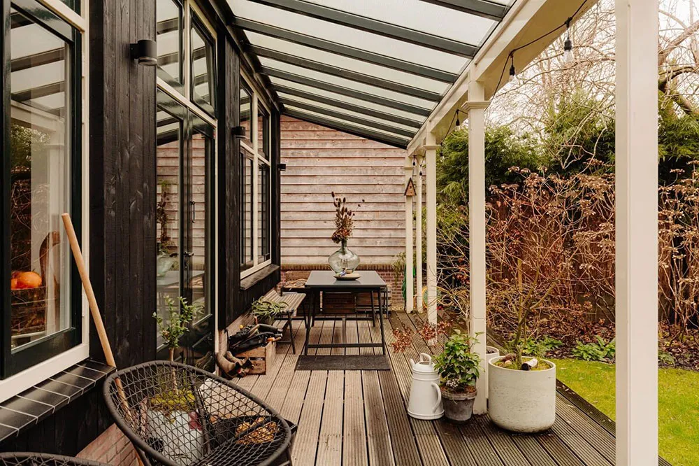 History and modernity in a rural cottage in the Netherlands - Gallery image 24