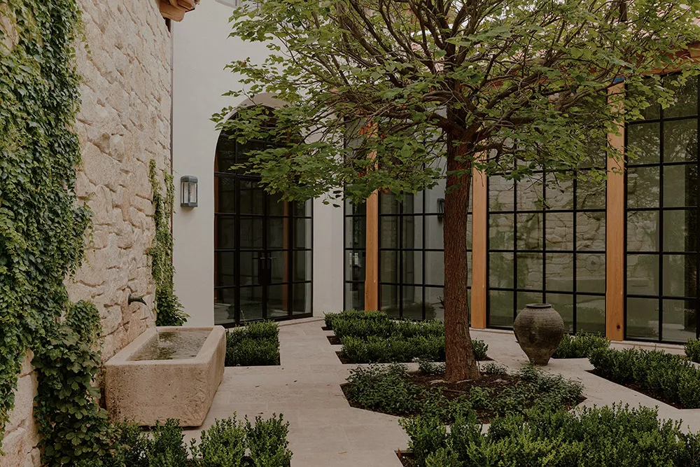 Quiet Luxury of a Mediterranean-Style House in Texas - Gallery image 14