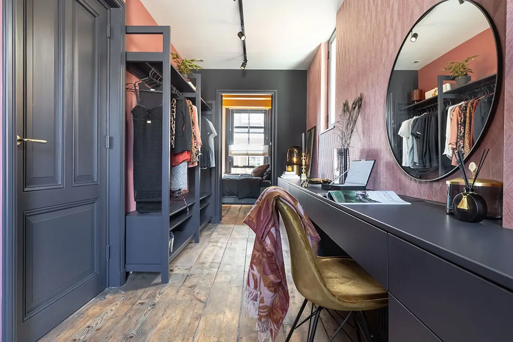 Efektowne odcienie szarości w дизайnie historycznego domu w Holandii - Gallery image 11