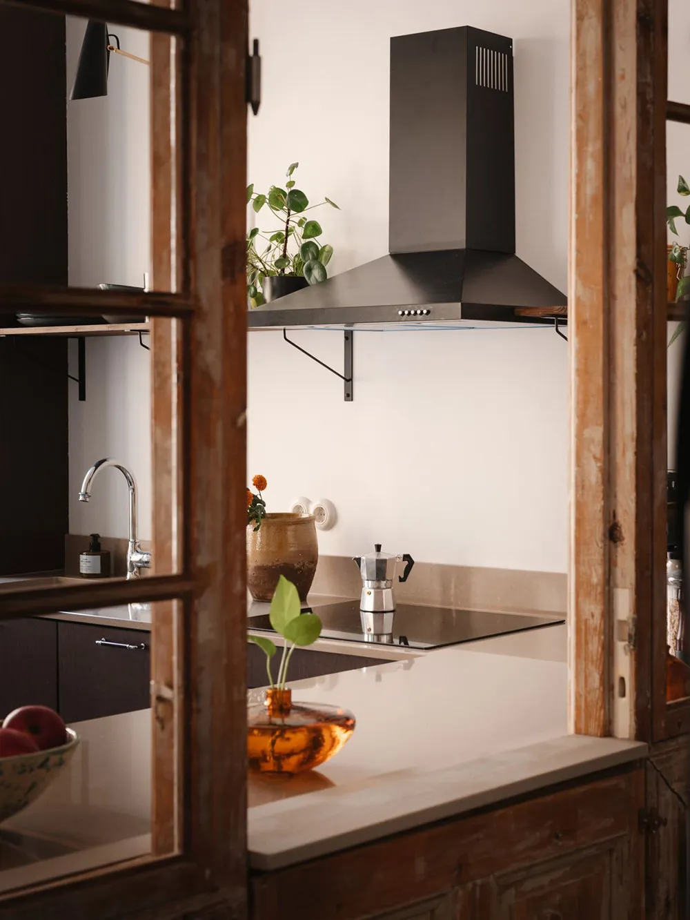 Eklektrischer Interieur einer kleinen skandinavischen Wohnung (63 qm) - Gallery image 7