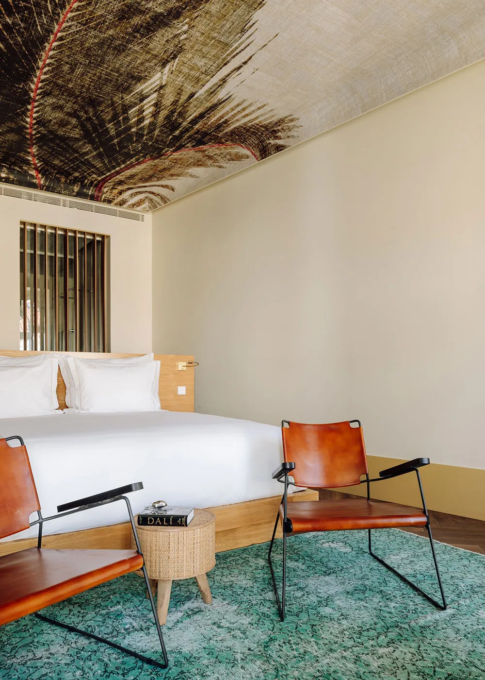 L'âme du voyage et bar de luxe : l'intérieur de l'hôtel The Ivens à Lisbonne - Gallery image 7