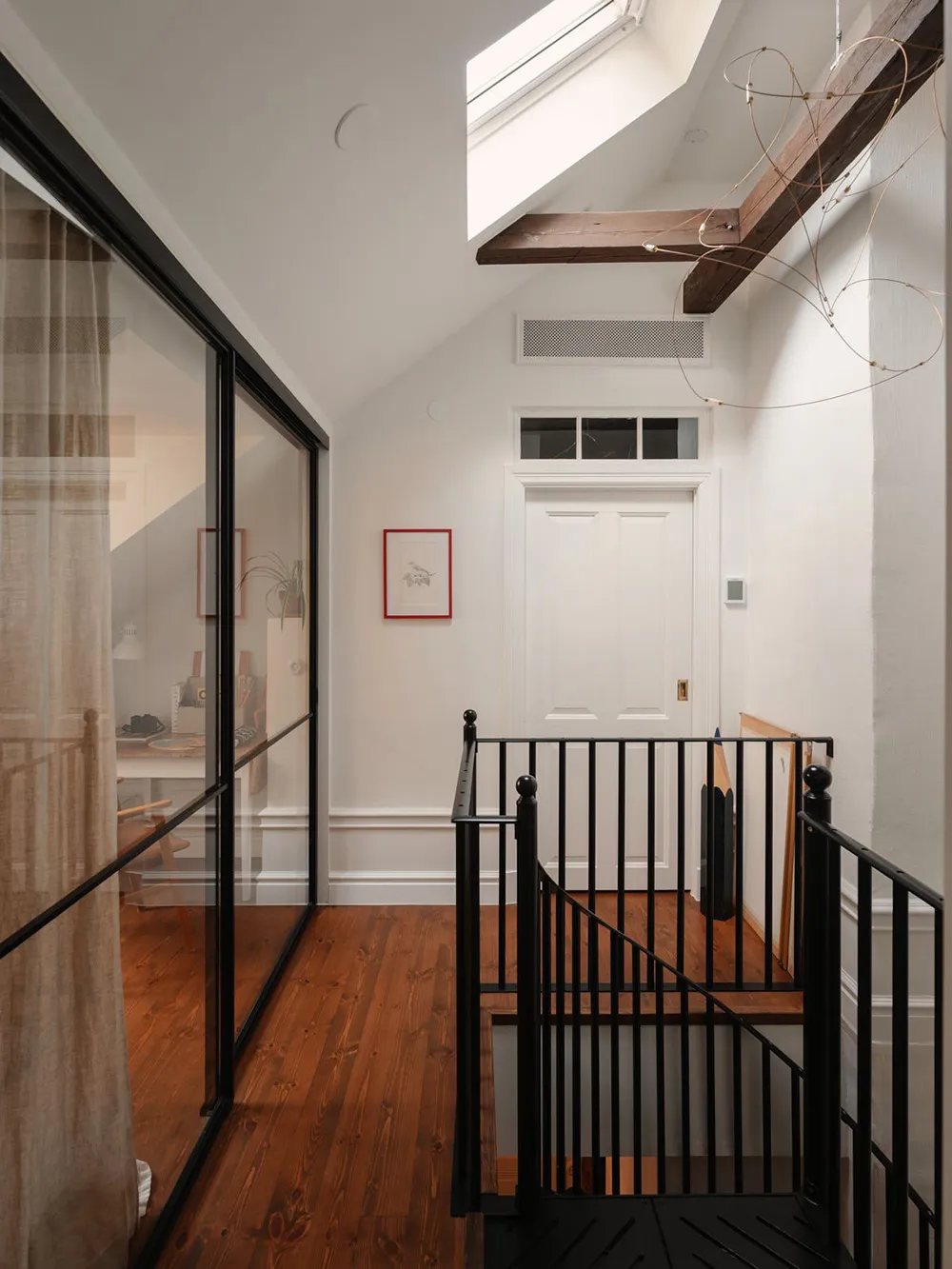 Eklektrischer Interieur einer kleinen skandinavischen Wohnung (63 qm) - Gallery image 20