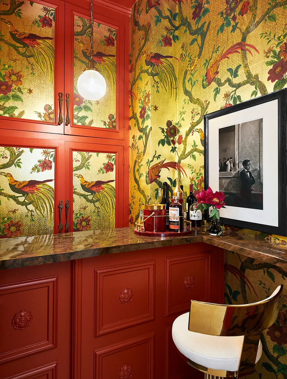 Весняні кольори та нотки гламуру: будинок сім'ї сценариста та режисера в Лос-Анджелесі - Gallery image 12