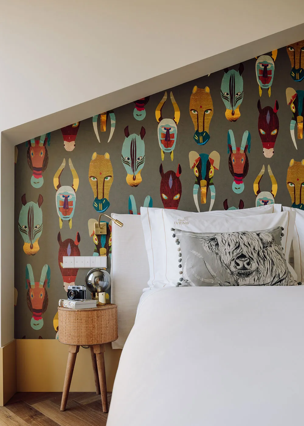 L'âme du voyage et bar de luxe : l'intérieur de l'hôtel The Ivens à Lisbonne - Gallery image 11