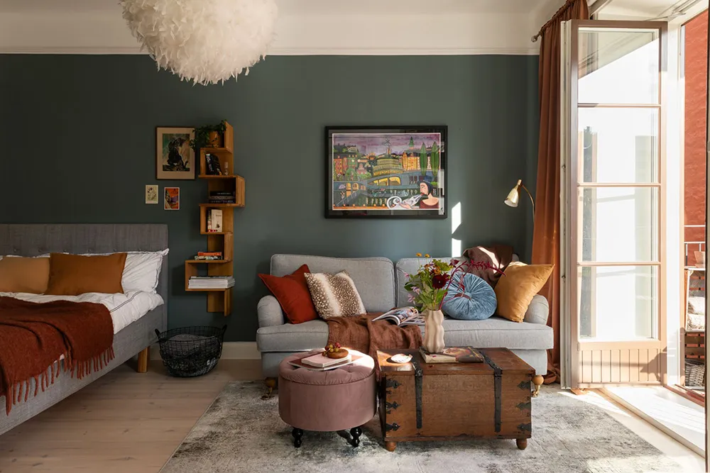 Śmiałe kolory i jesienne nastrój: mały mieszkanie w Sztokholmie (32 m²) - Gallery image 17