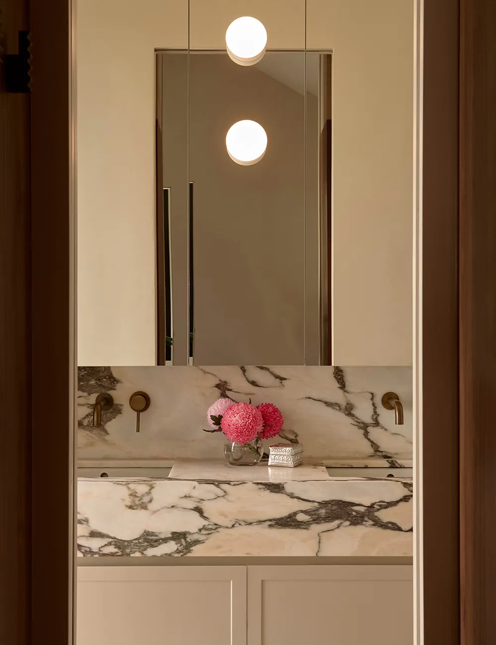 Interior de durazno agradable en una pequeña casa de una familia joven en Melbourne - Gallery image 14