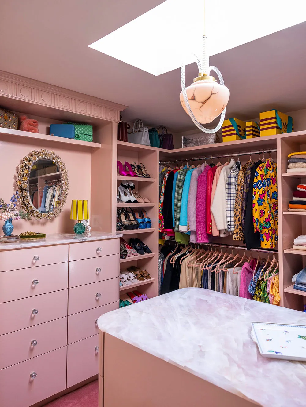 Maximalisme dans les couleurs et le décor : un intérieur original à Los Angeles - Gallery image 18