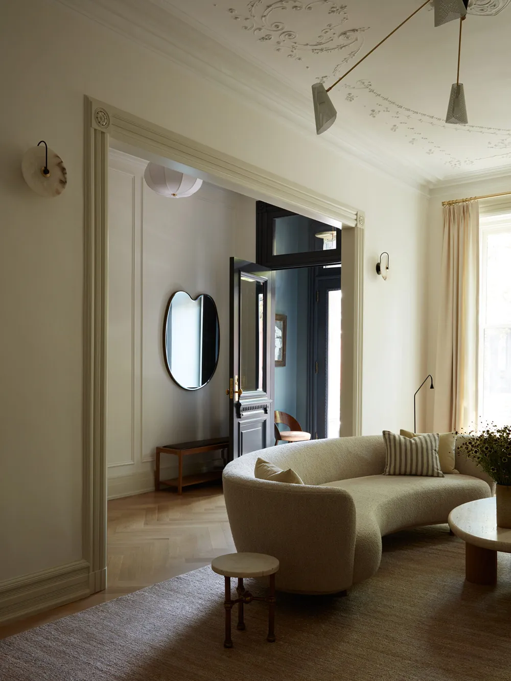 Peaceful Modern Elegance of a Townhouse in New York - Gallery image 6