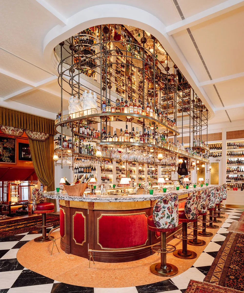 L'âme du voyage et bar de luxe : l'intérieur de l'hôtel The Ivens à Lisbonne - Gallery image 17