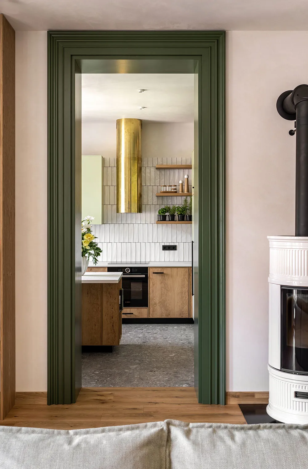 Jastrykowy wnętrze z odcieniami zielonego zamiast еврourbanizmu w historycznym centrum Kiwana - Gallery image 13