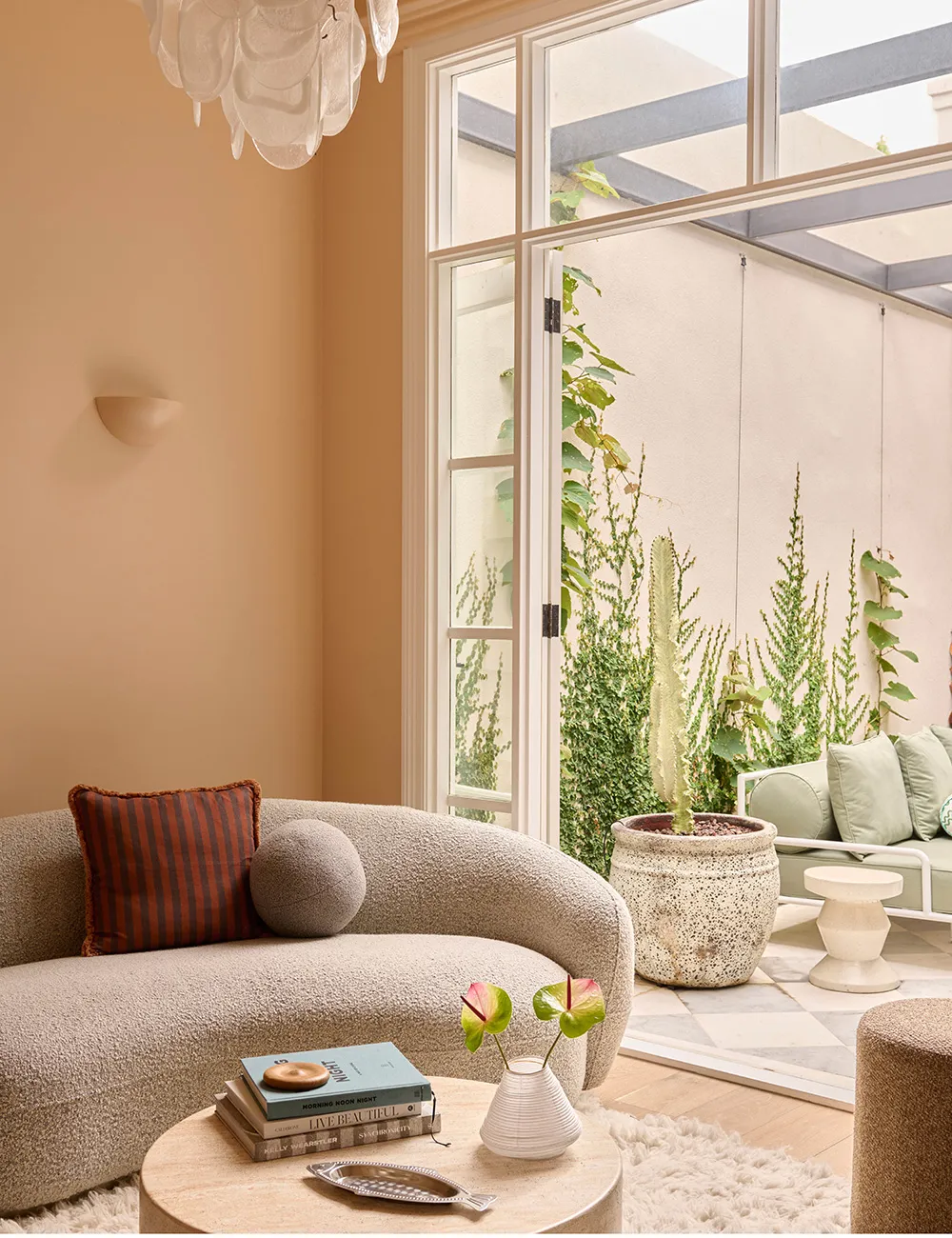 Interior de durazno agradable en una pequeña casa de una familia joven en Melbourne - Gallery image 4