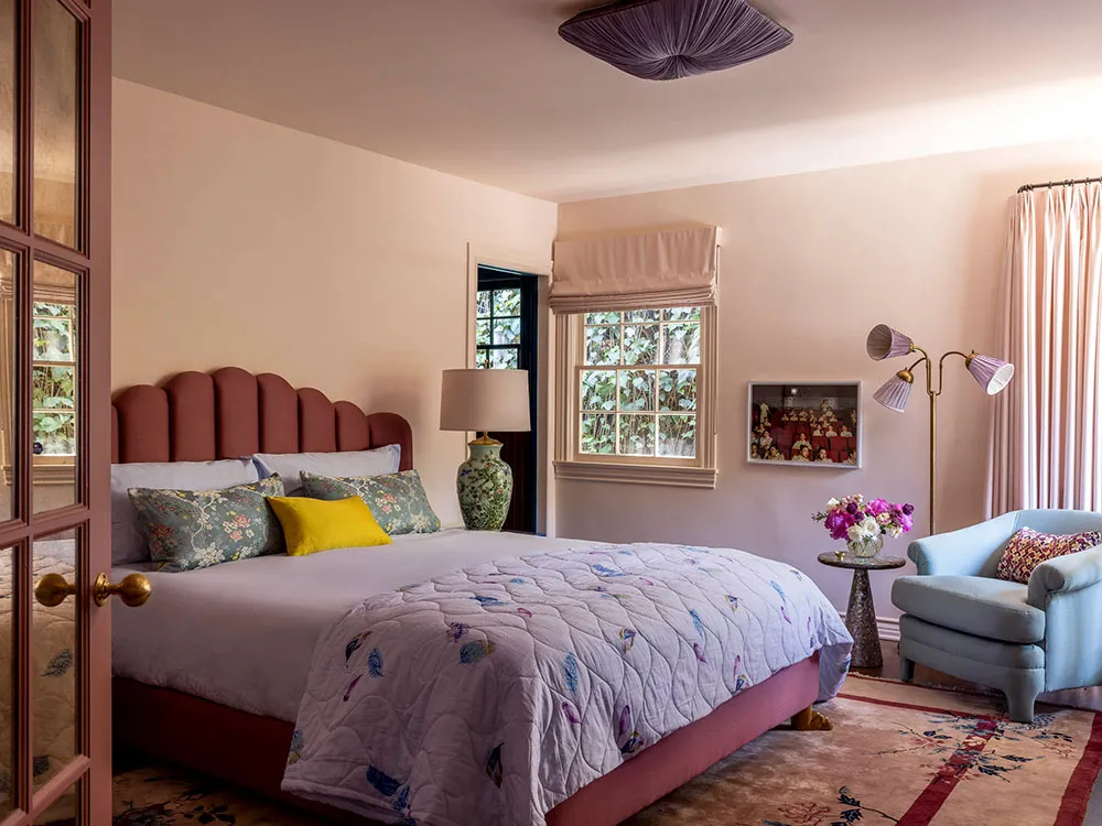 Maximalisme dans les couleurs et le décor : un intérieur original à Los Angeles - Gallery image 13