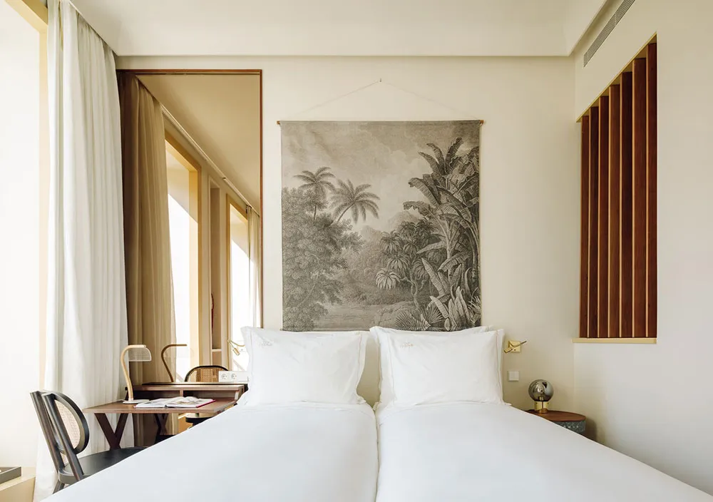 L'âme du voyage et bar de luxe : l'intérieur de l'hôtel The Ivens à Lisbonne - Gallery image 13