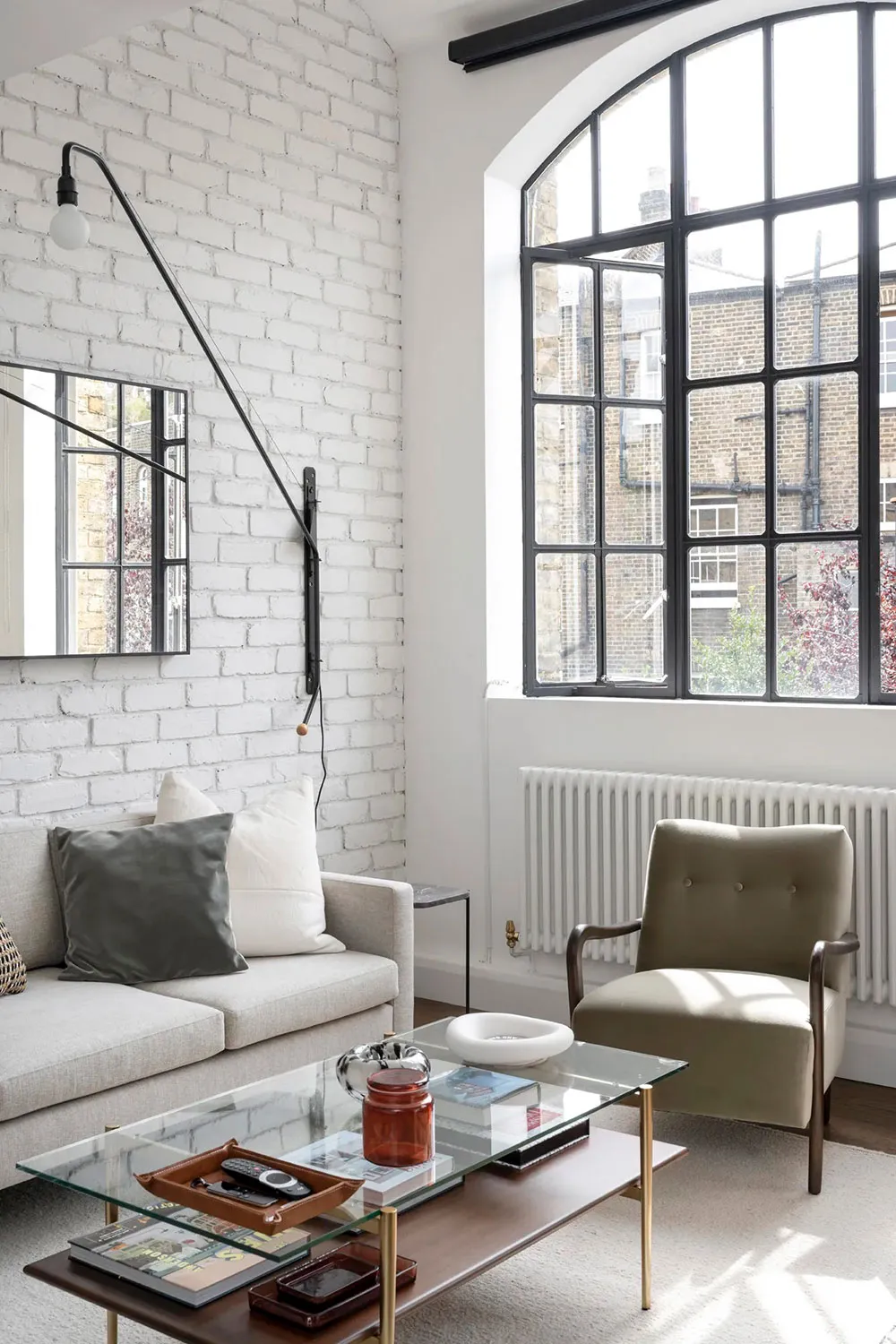 Білий лофт у будівлі колишньої конюшні в Лондоні (82 кв. м) - Gallery image 4