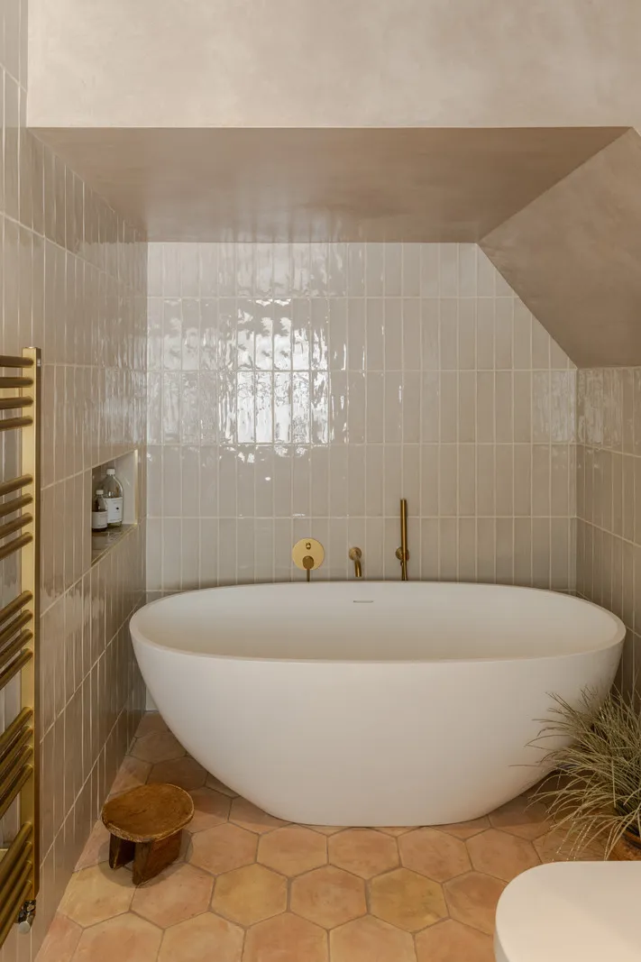 Современный интерьер викторианской квартиры в Лондоне с зелёной гостиной - Gallery image 13