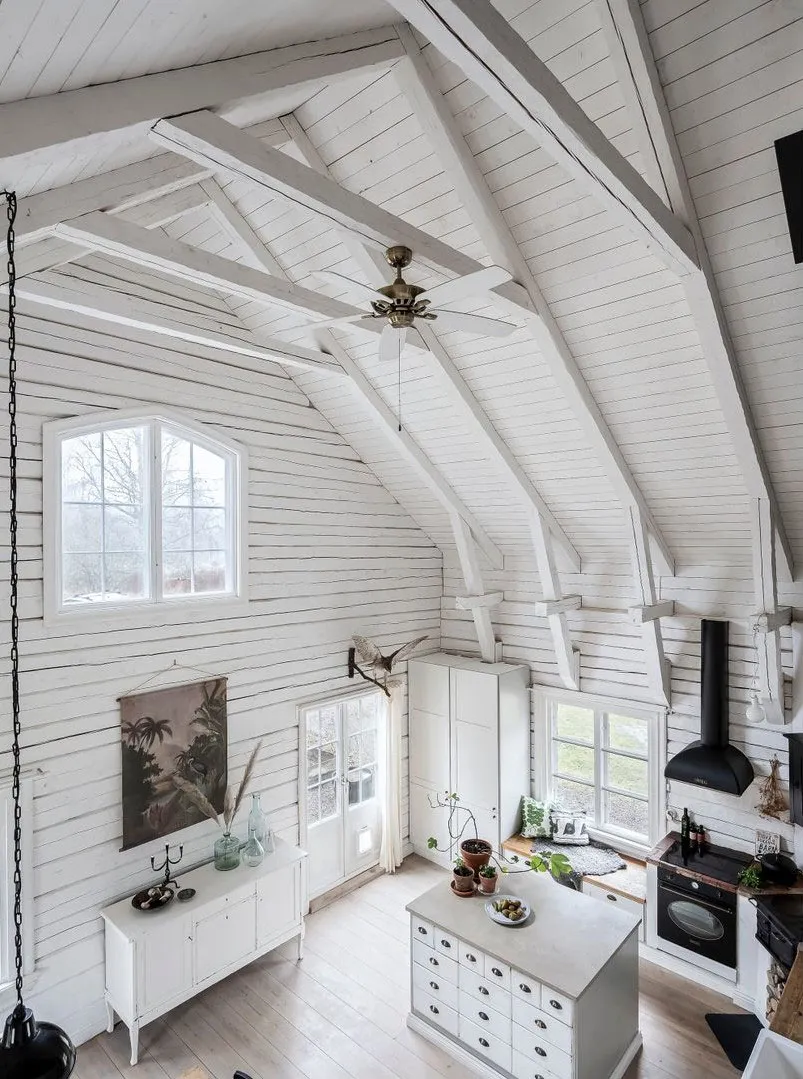 Bauernhaus des 19. Jahrhunderts mit geräumigen Scheuneninteriören - Gallery image 1