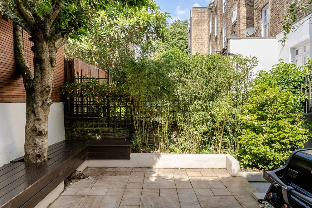 Современный интерьер викторианской квартиры в Лондоне с зелёной гостиной - Gallery image 22