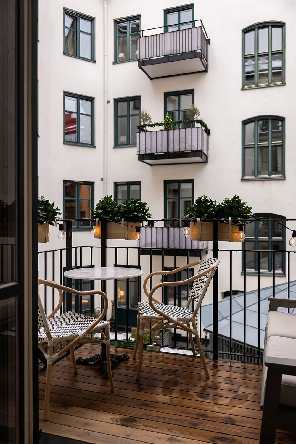 Small 2-room apartment in stylish muted tones (42 sq. m) - Gallery image 1