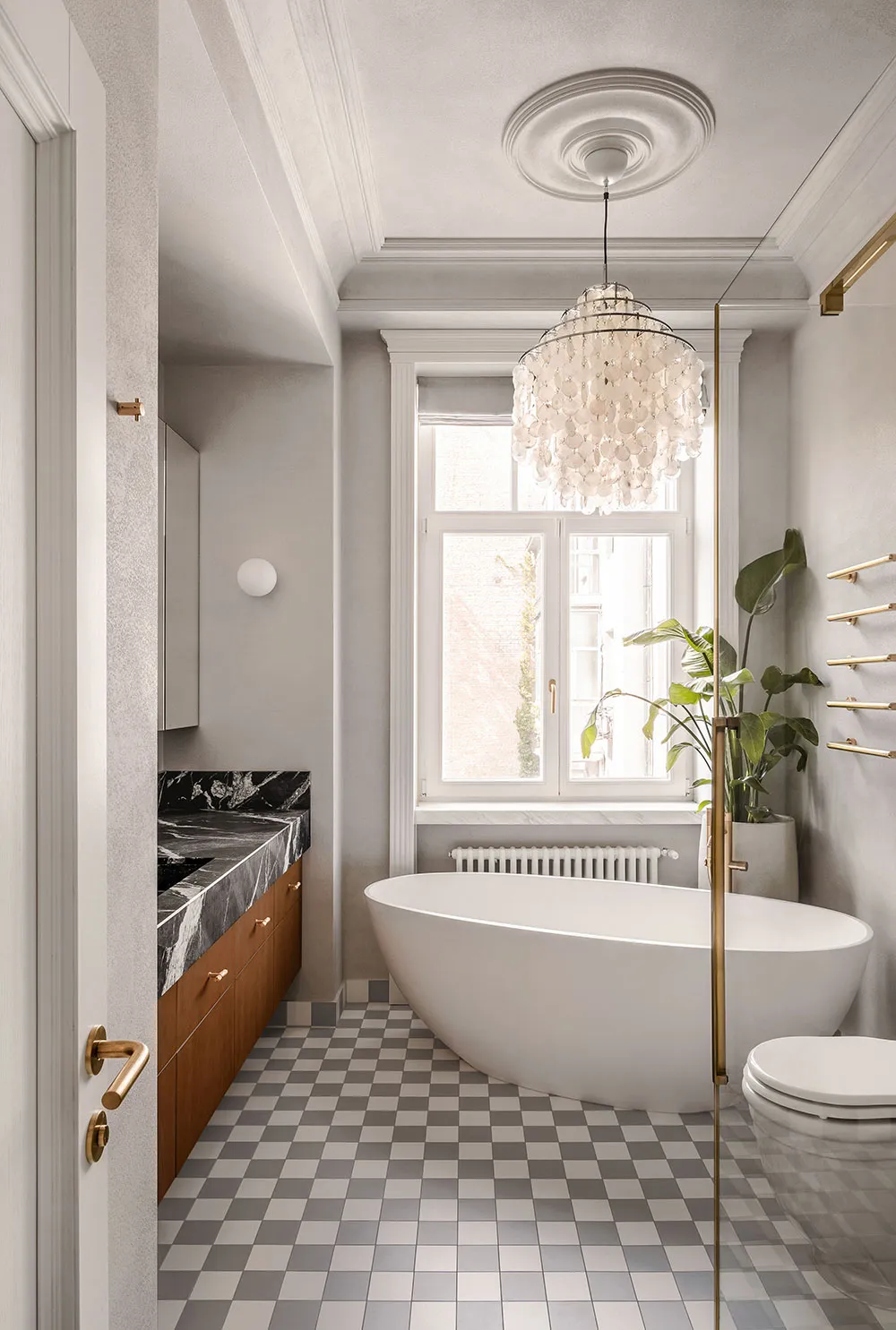 キーウに住む若い家族向けの、柔らかな雰囲気のモダンなインテリア - Gallery image 19