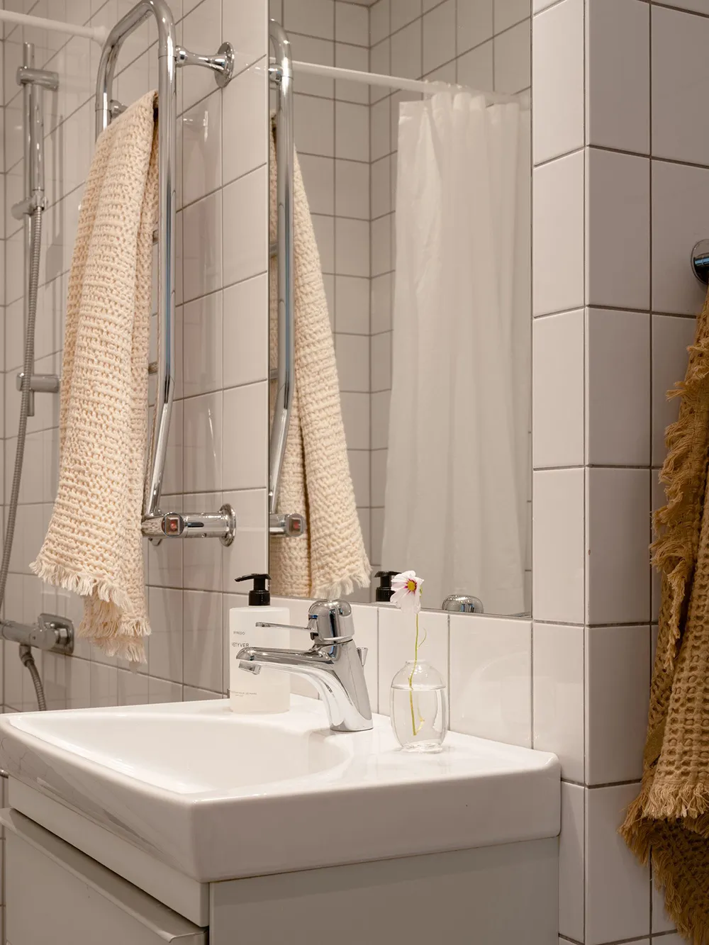 Нежные пастельные тона в дизайне маленькой квартиры в Стокгольме (46 кв. м) - Gallery image 16