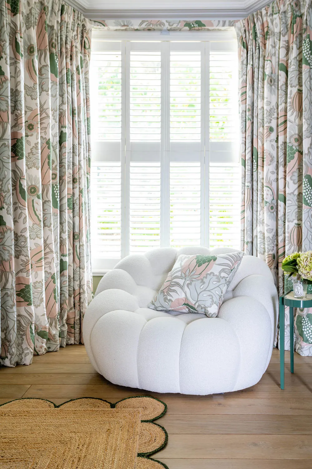 Śmiałe i piękne kolory w designie domu typu townhouse w Londynie - Gallery image 16