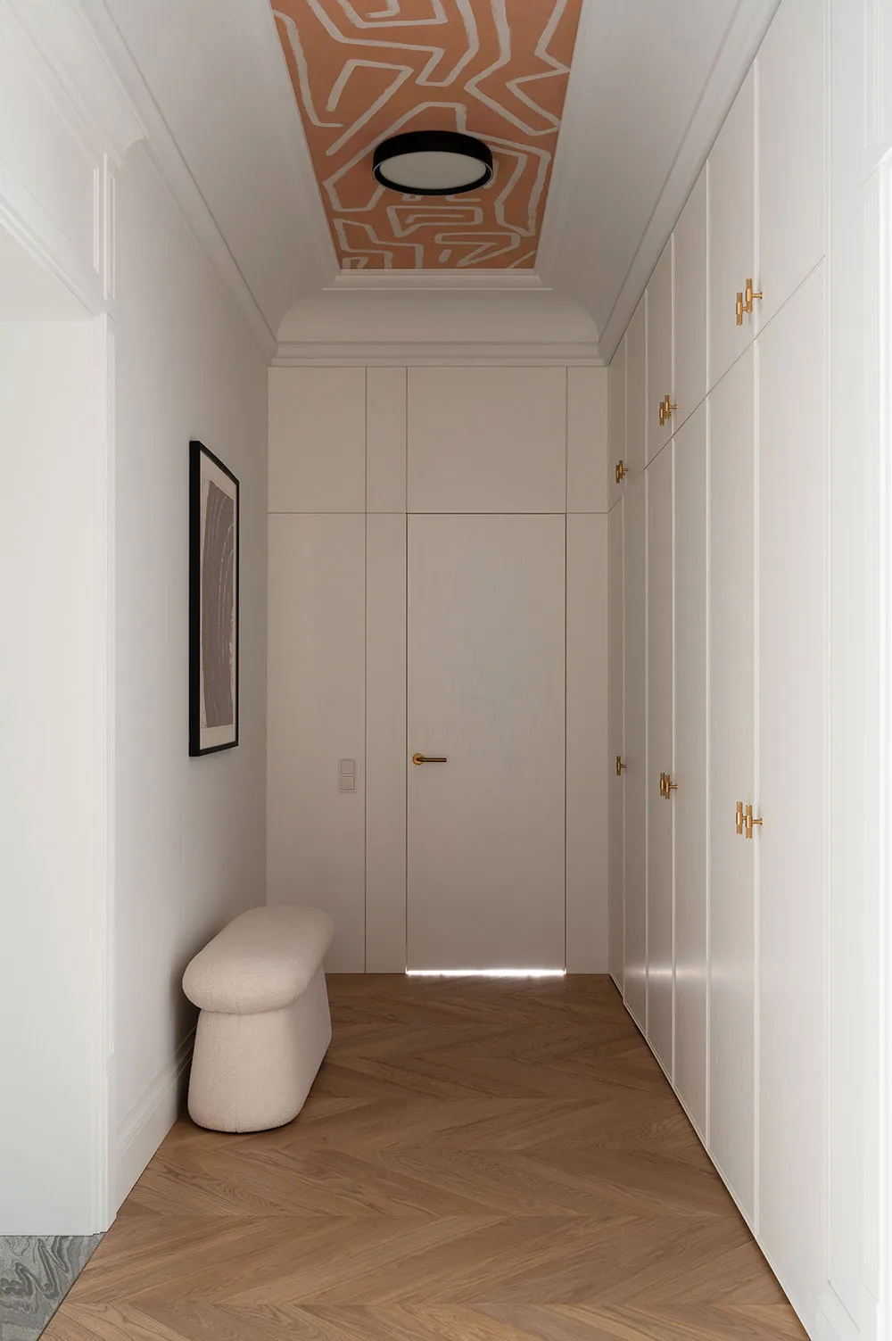 キーウに住む若い家族向けの、柔らかな雰囲気のモダンなインテリア - Gallery image 27