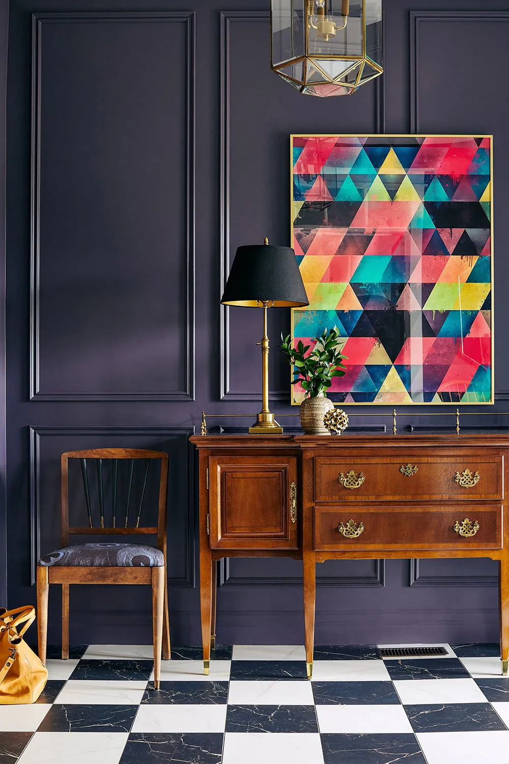 Vintage, moldings y acentos oscuros: hermosa casa familiar en Canadá - Gallery image 1