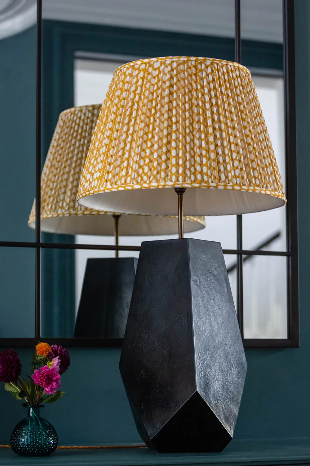 Śmiałe i piękne kolory w designie domu typu townhouse w Londynie - Gallery image 5