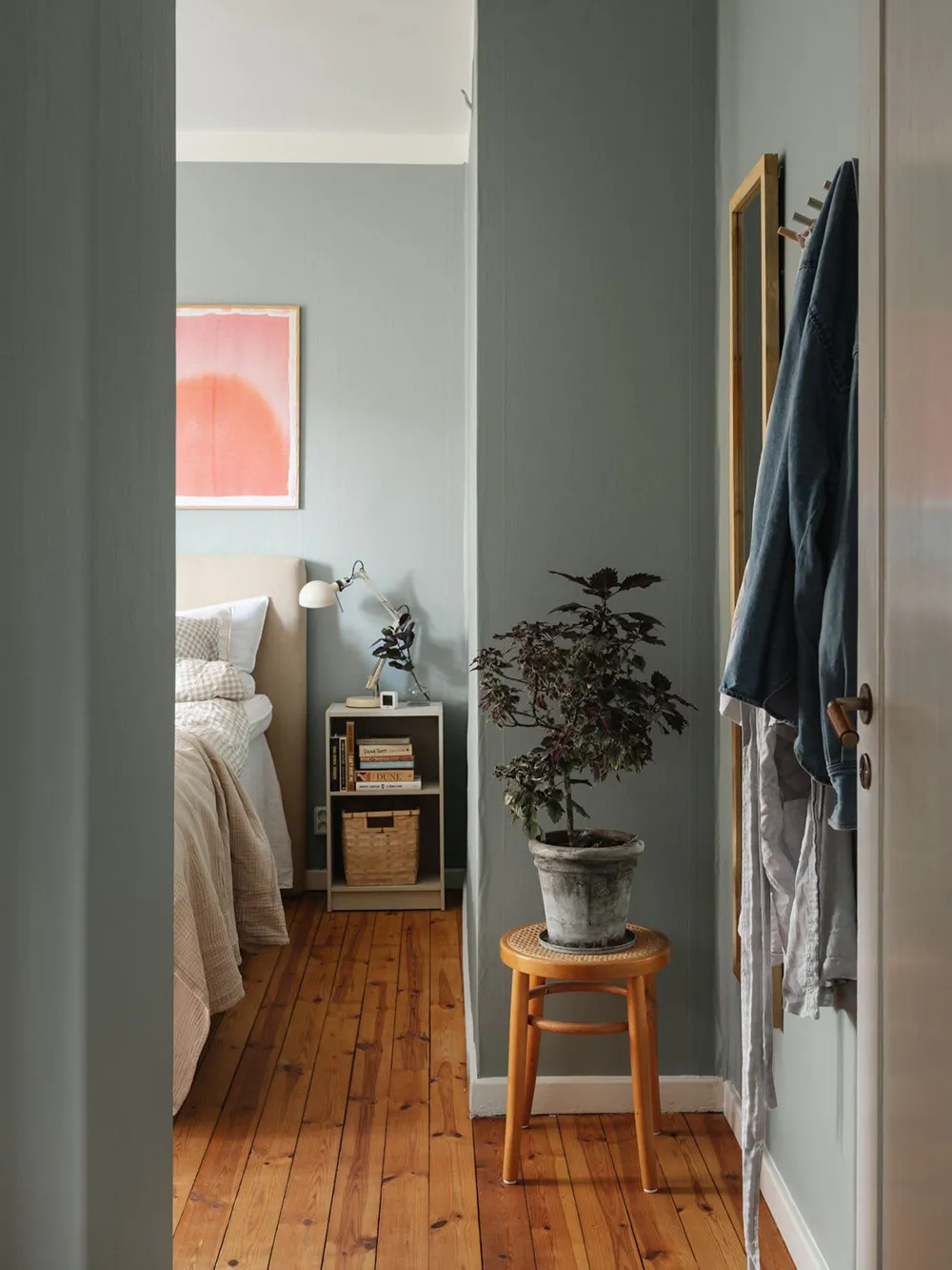 How in a country house: apartment with a fireplace and views of pine trees in Stockholm (63 sq. m) - Gallery image 16