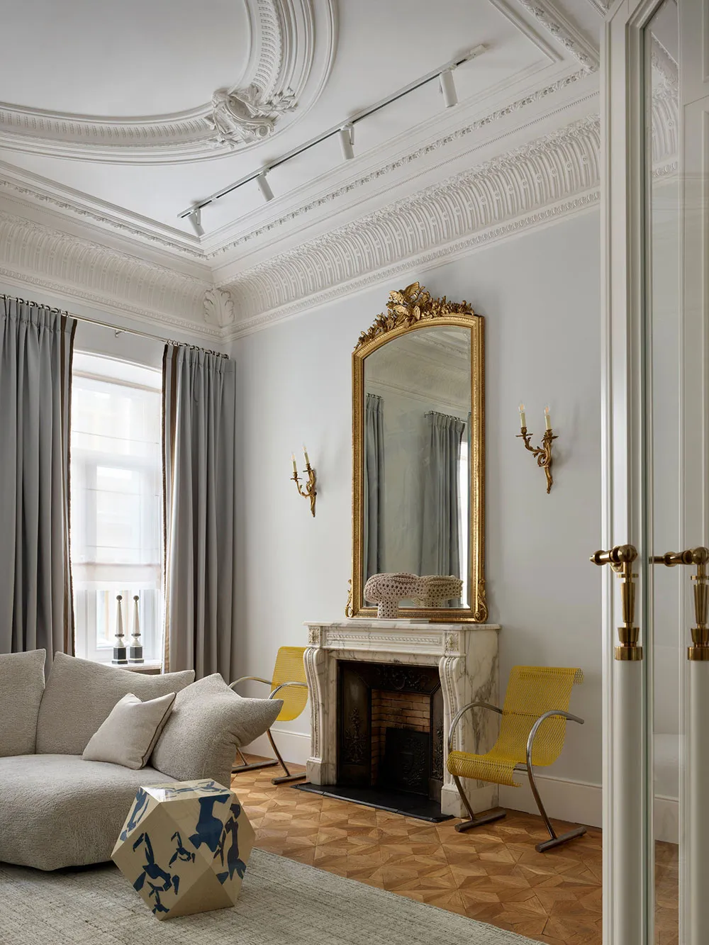 Елегантні апартаменти дизайнера Анни Зінковської в історичному будинку в центрі Москви - Gallery image 13