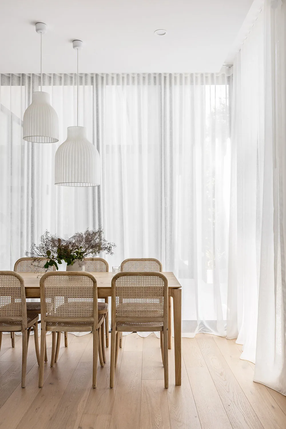 Kamień, drewno, minimalizm: miękkie nowoczesne wnętrza w Sydney - Gallery image 4