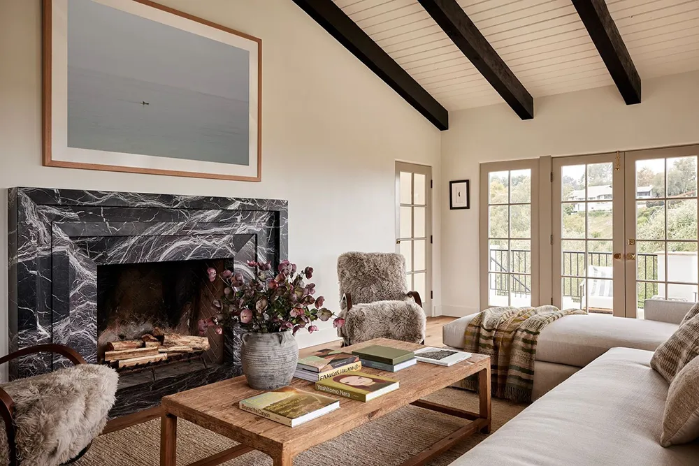 Расслабленная калифорнийская элегантность в дизайне виллы в испанском стиле - Gallery image 12