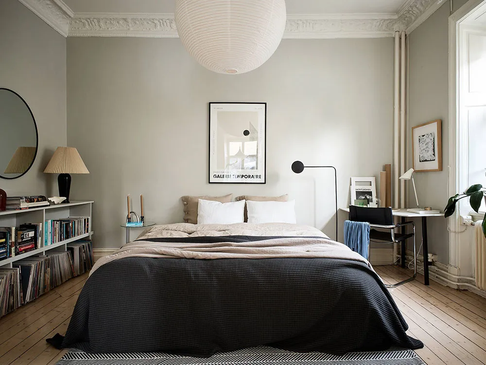 Petite mais charmante deux pièces avec tapis blanc et cuisine sombre (43 m²) - Gallery image 4