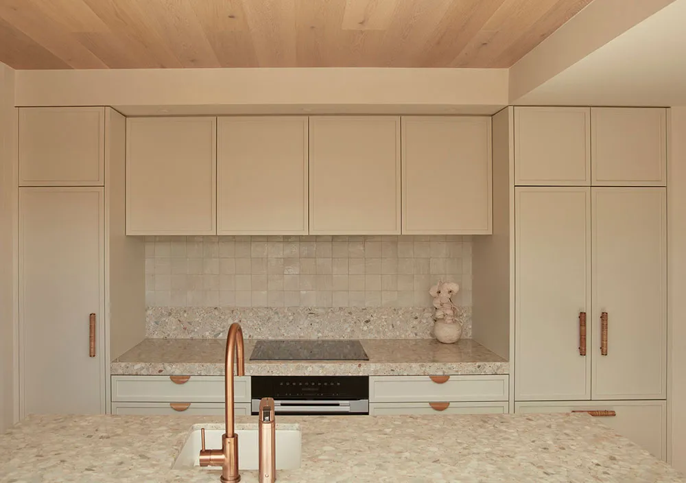 Небольшой белый домик с мягкими и располагающими интерьерами в Сиднее - Gallery image 6