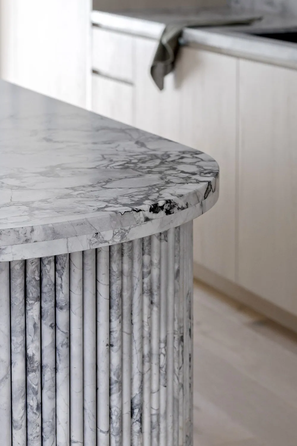 Kamień, drewno, minimalizm: miękkie nowoczesne wnętrza w Sydney - Gallery image 2