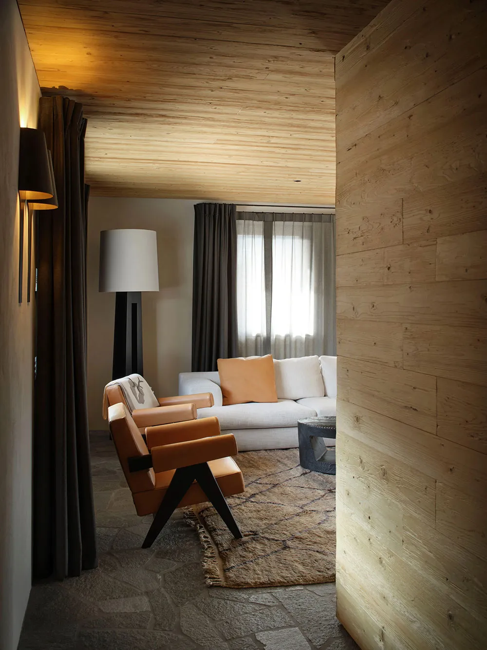 Ciepła elegancja w designie mieszkania w Włoskich Alpach - Gallery image 2