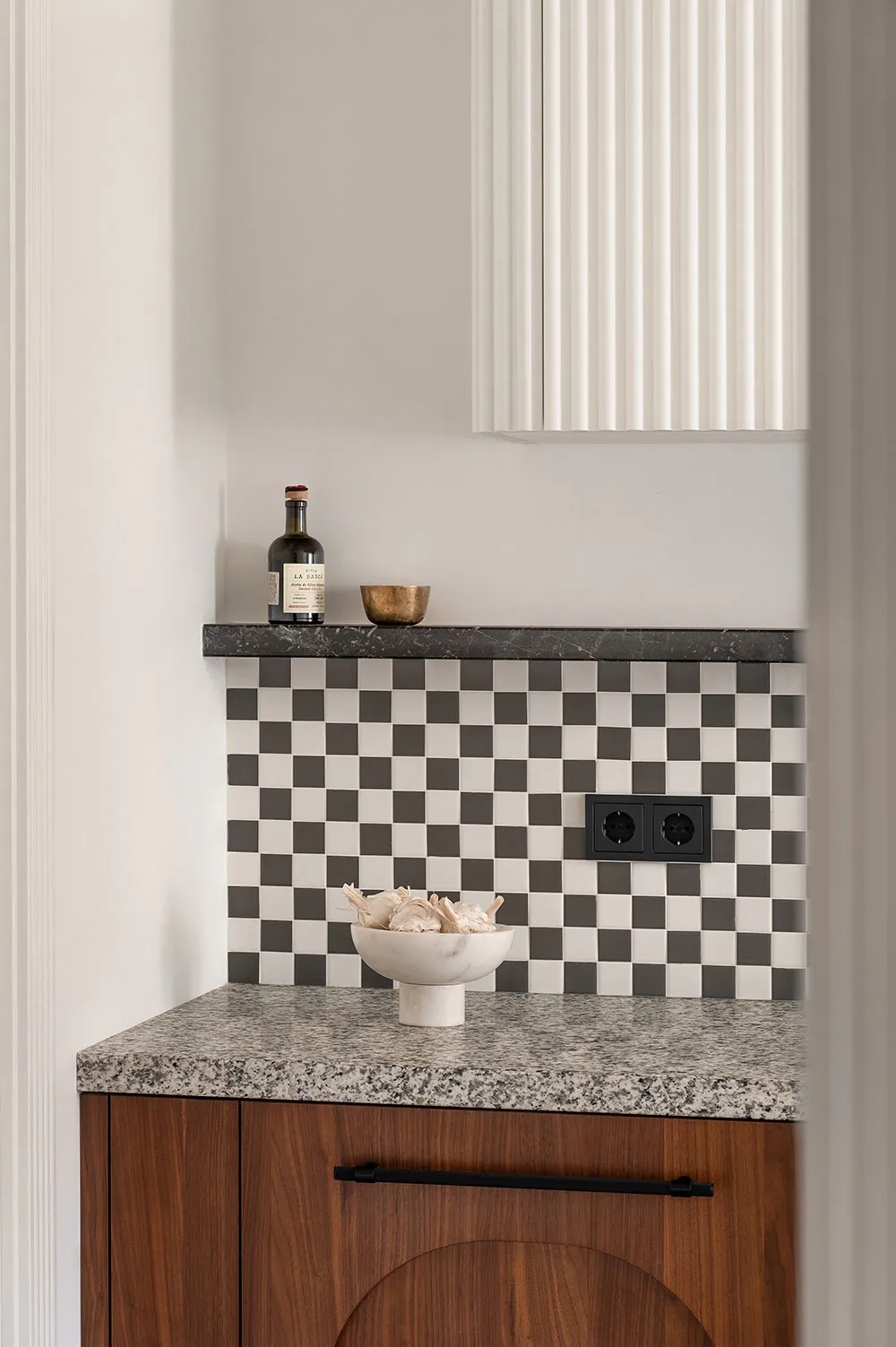 キーウに住む若い家族向けの、柔らかな雰囲気のモダンなインテリア - Gallery image 15