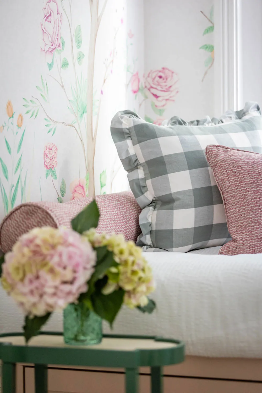 Śmiałe i piękne kolory w designie domu typu townhouse w Londynie - Gallery image 22