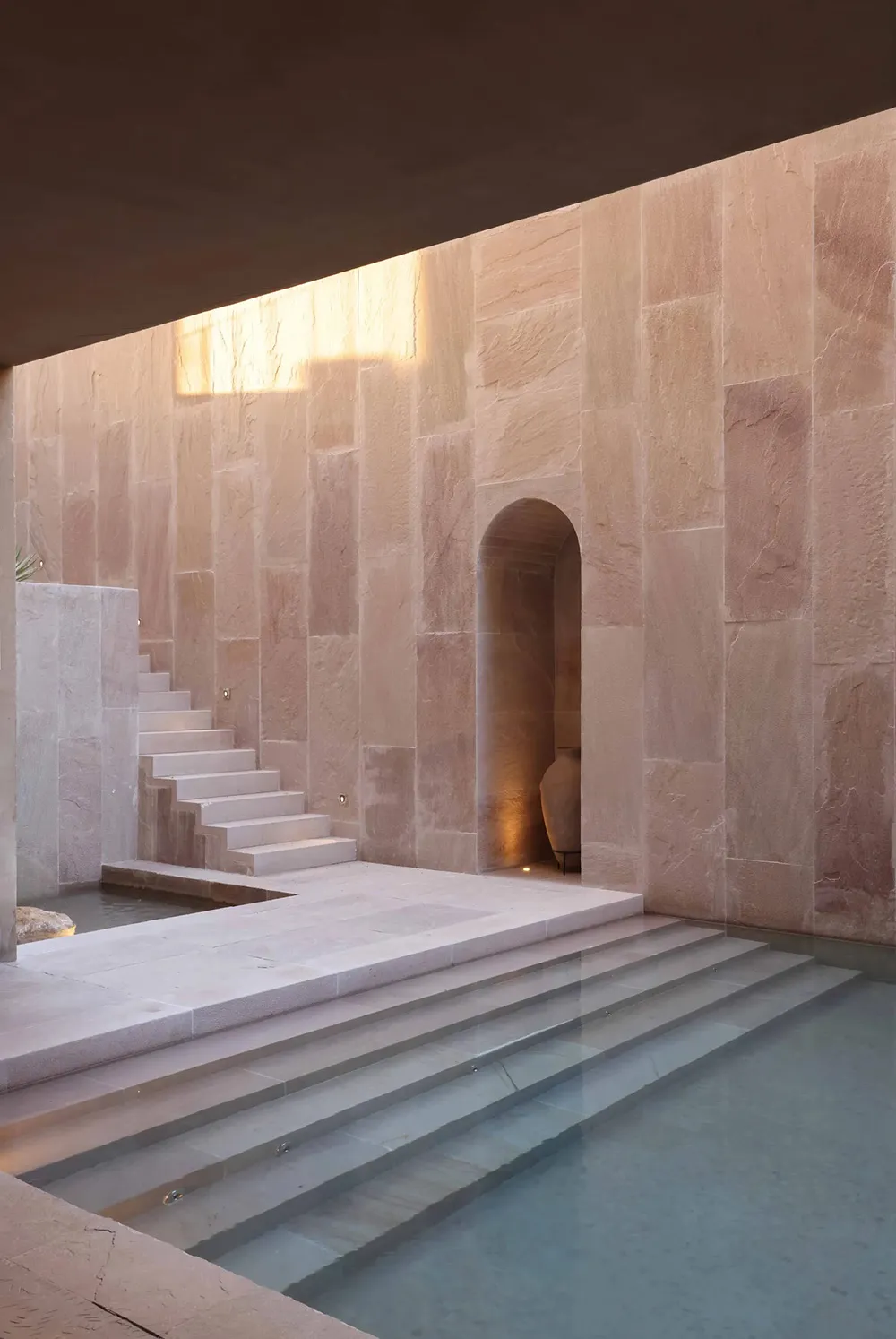 Стильний дизайн як відображення пустельної природи: вілла в Дубаї - Gallery image 26