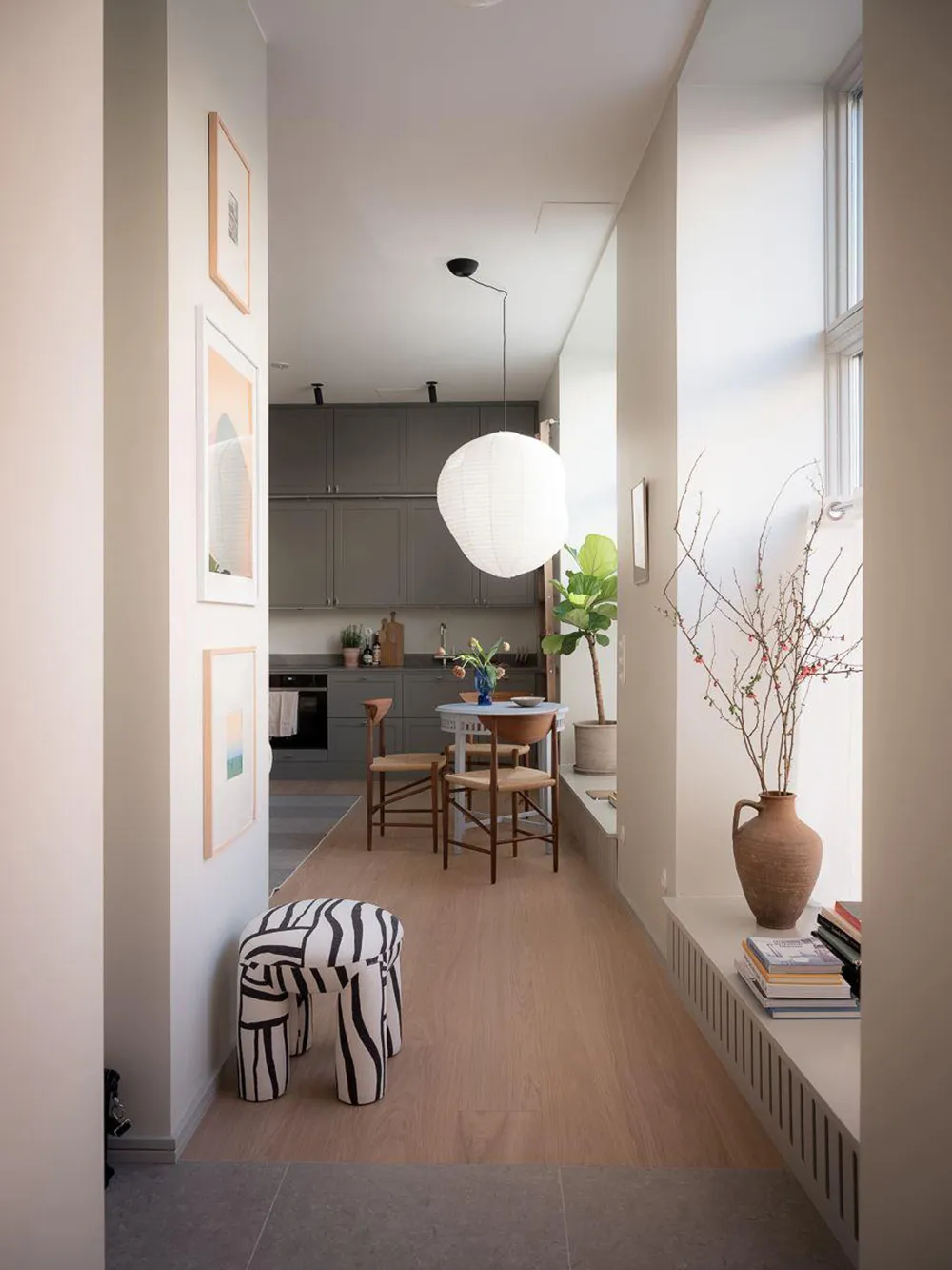 Stylish Pastel Interior of First-Floor Studio Apartment in Göttingen (43 sqm) - Gallery image 1